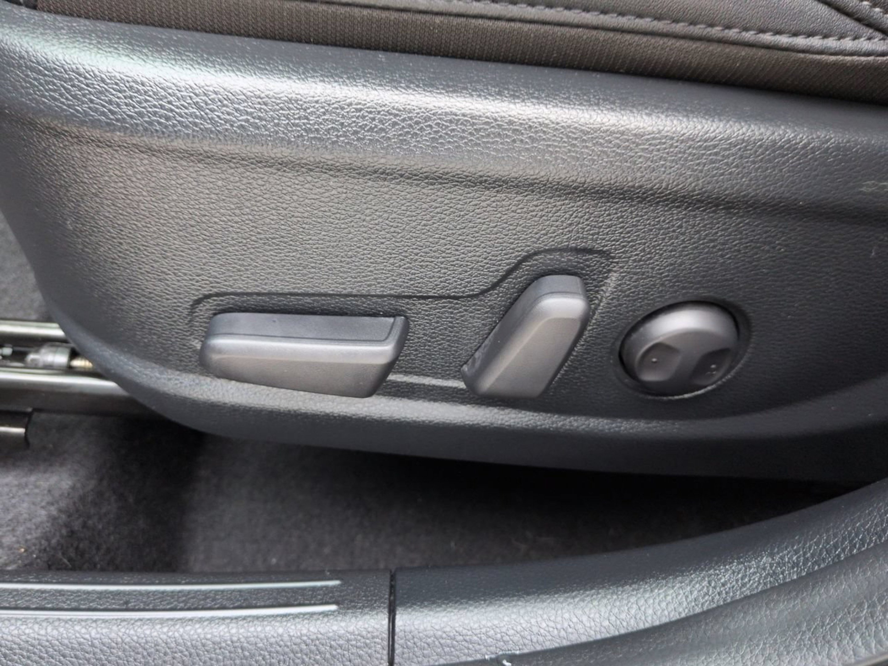 Certified 2025 Kia Seltos EX w/ EX Sunroof Package FWD image 23