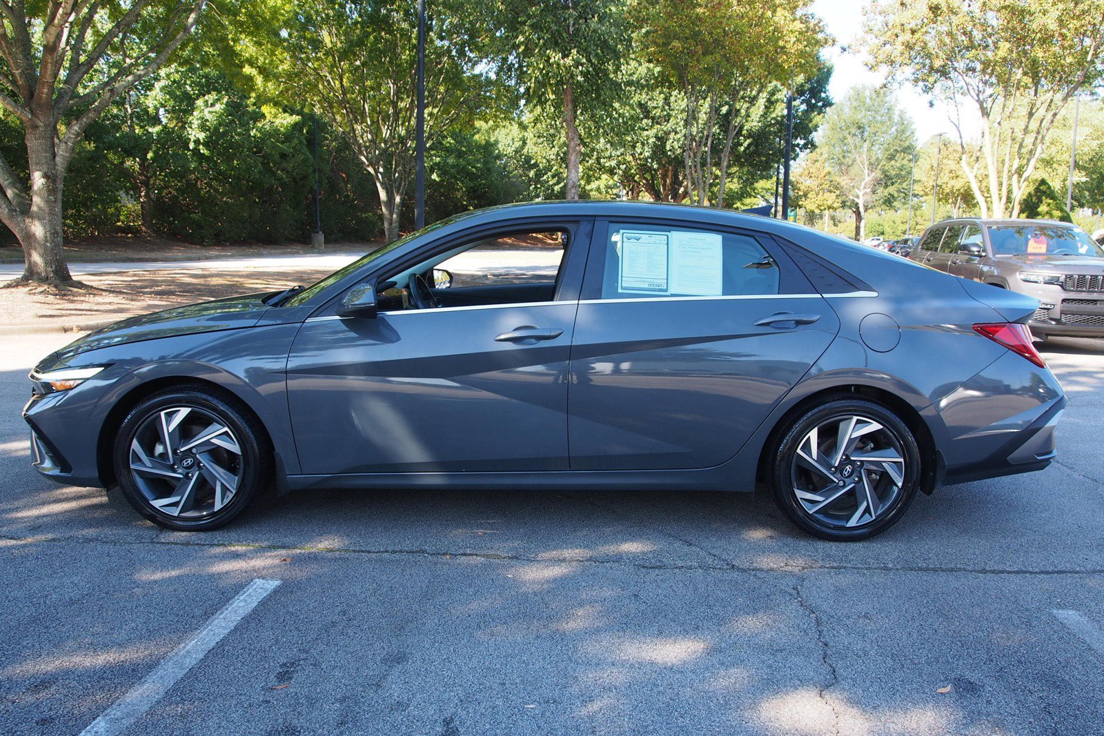 Used 2024 Hyundai Elantra Limited FWD image 4