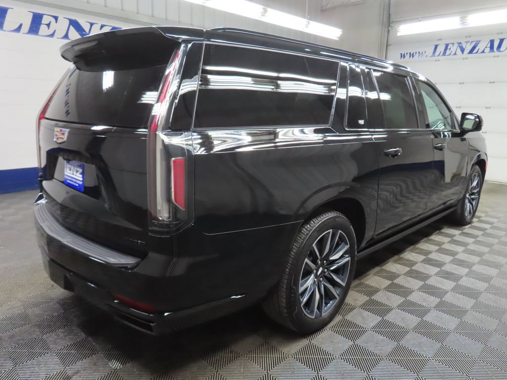 Used 2022 Cadillac Escalade ESV Sport w/ Touring Package AWD/4WD image 5