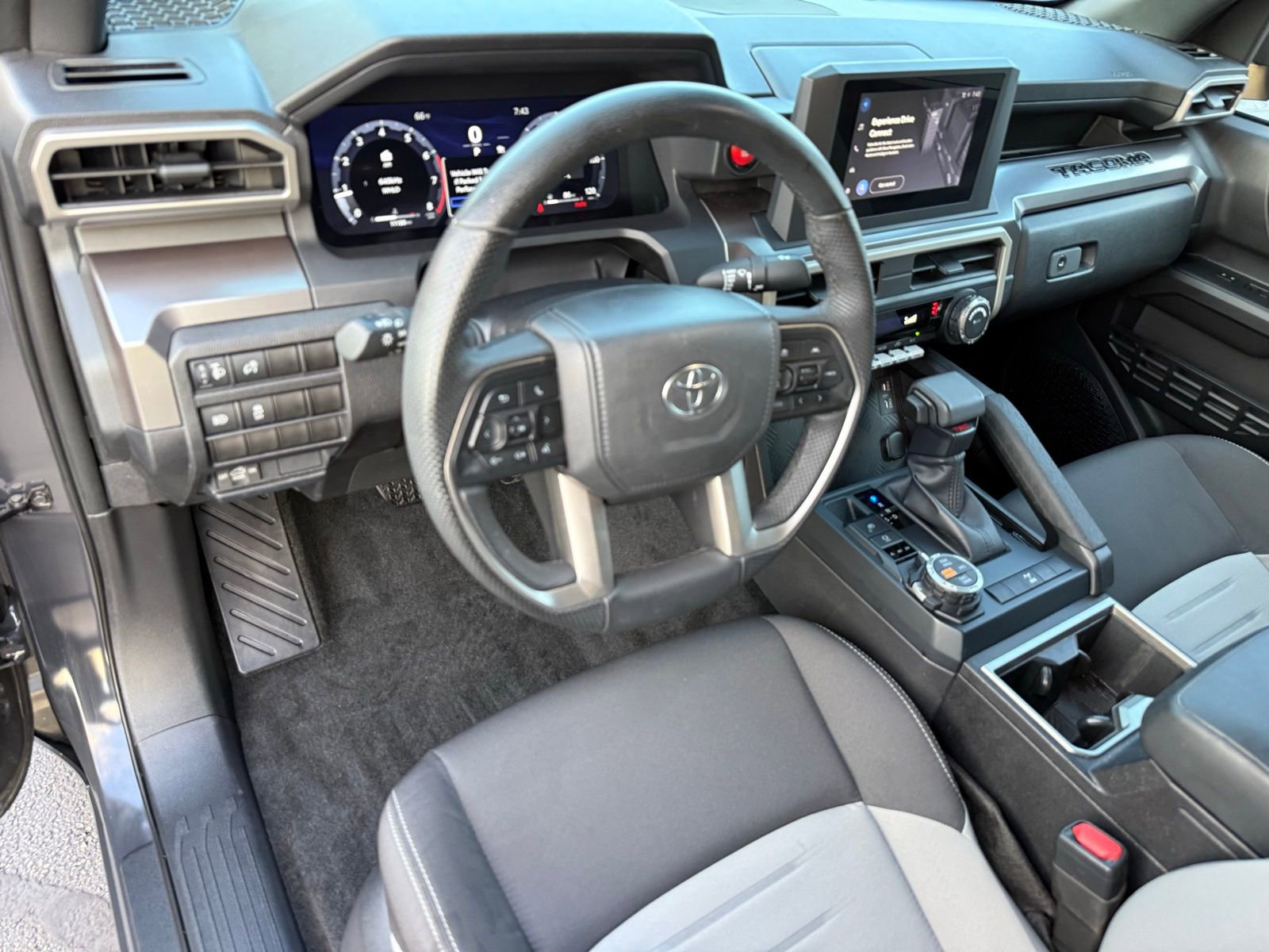 Used 2025 Toyota Tacoma TRD Off-Road AWD/4WD image 11
