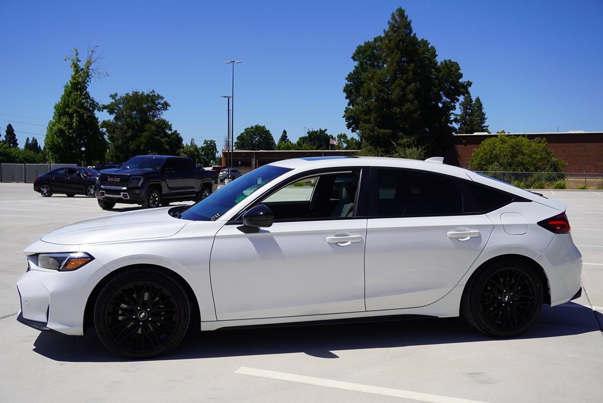 Used 2025 Honda Civic Sport Touring image 3