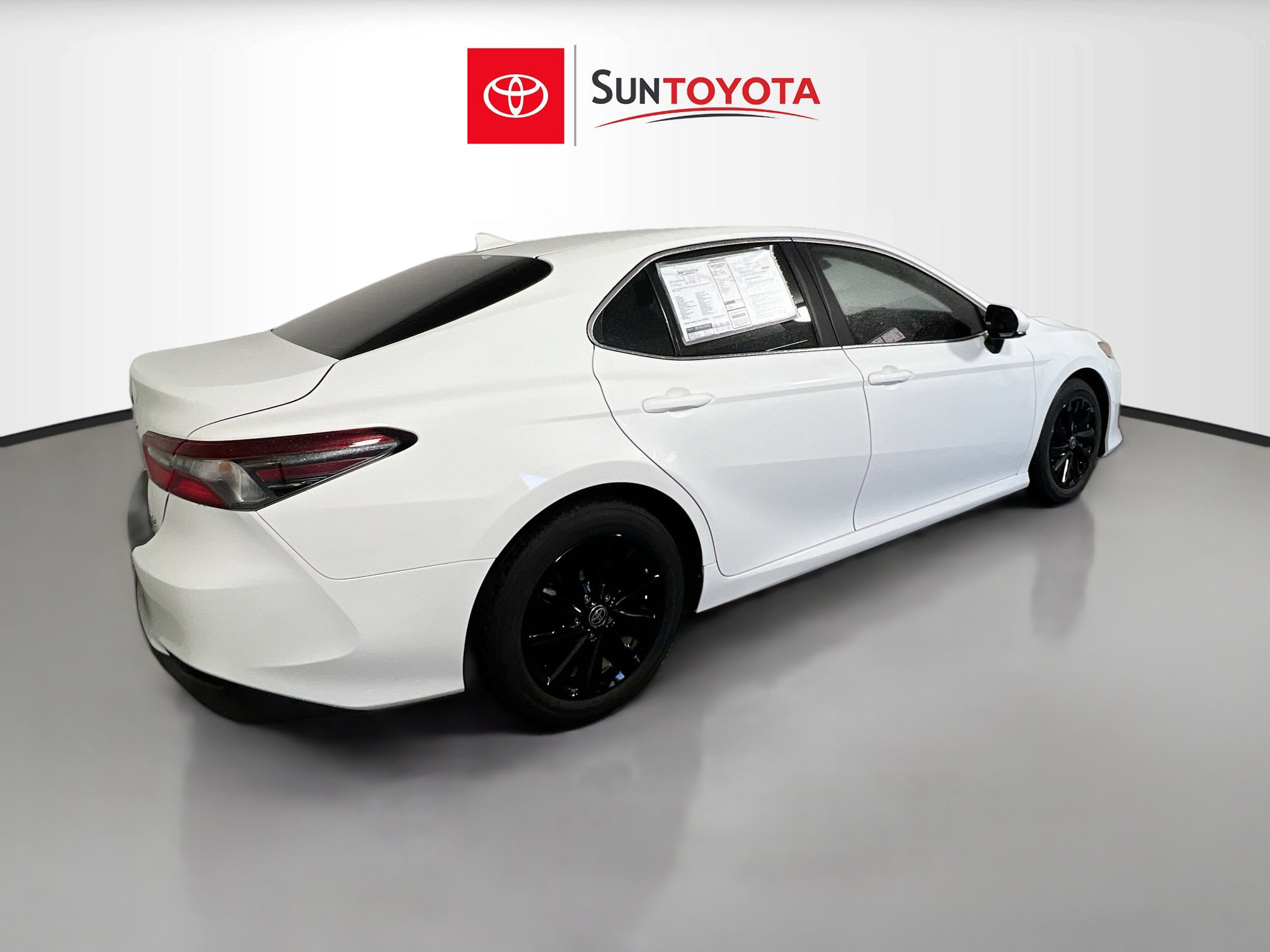 Used 2023 Toyota Camry LE image 4