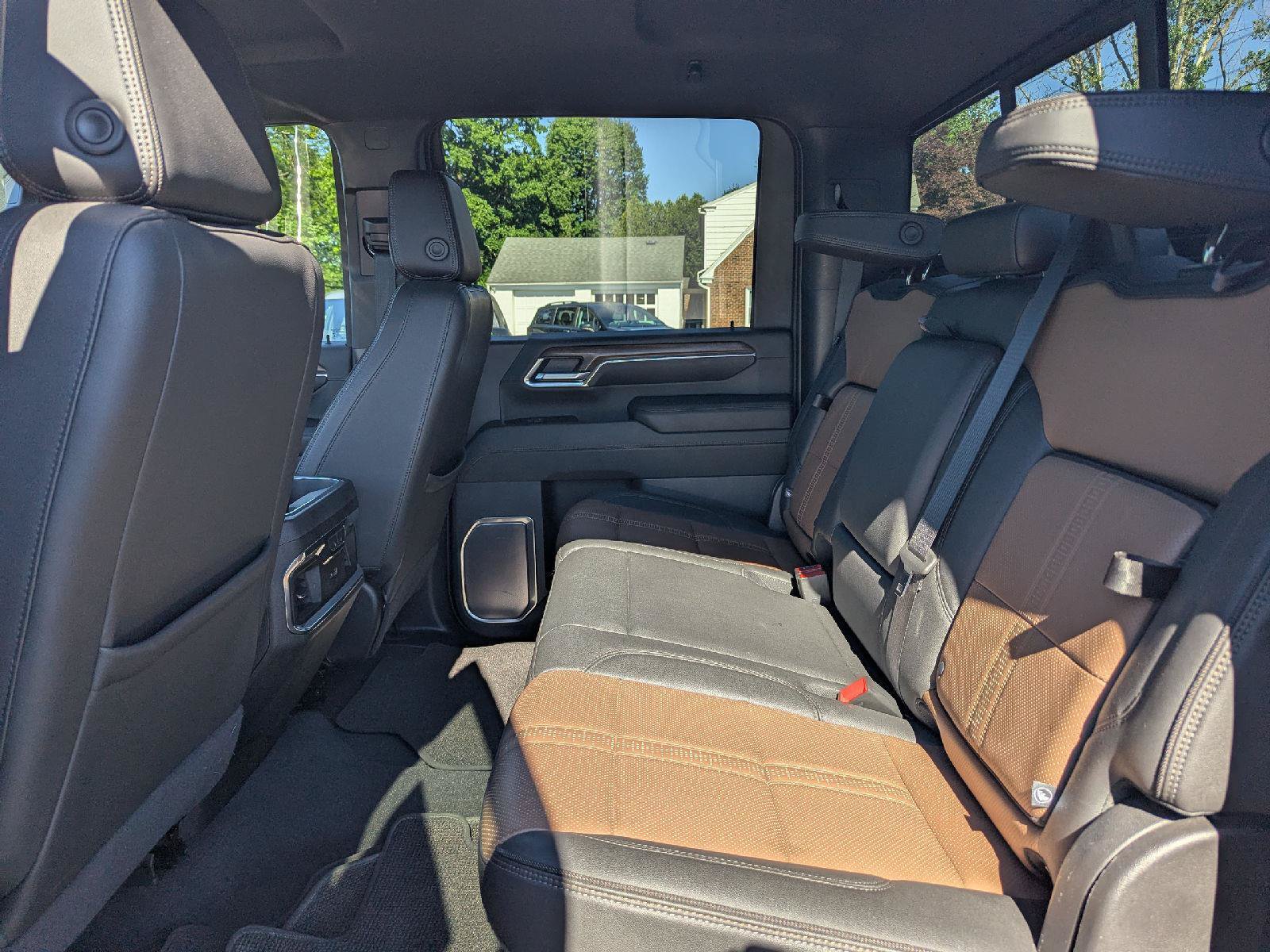 Used 2024 Chevrolet Silverado 2500 High Country w/ Technology Package AWD/4WD image 25