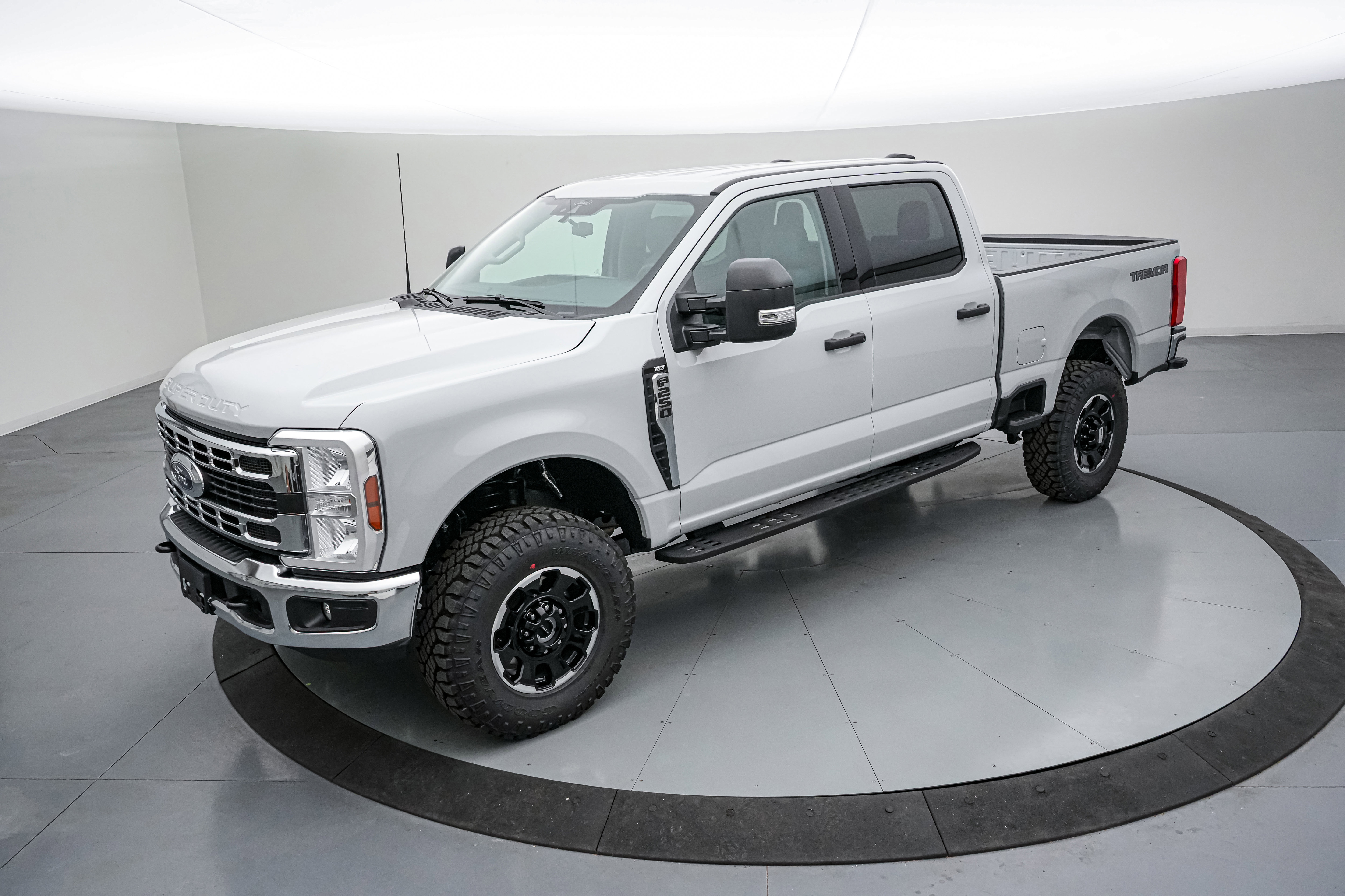 New 2026 Ford F250 XLT w/ Tremor Off-Road Package image 9