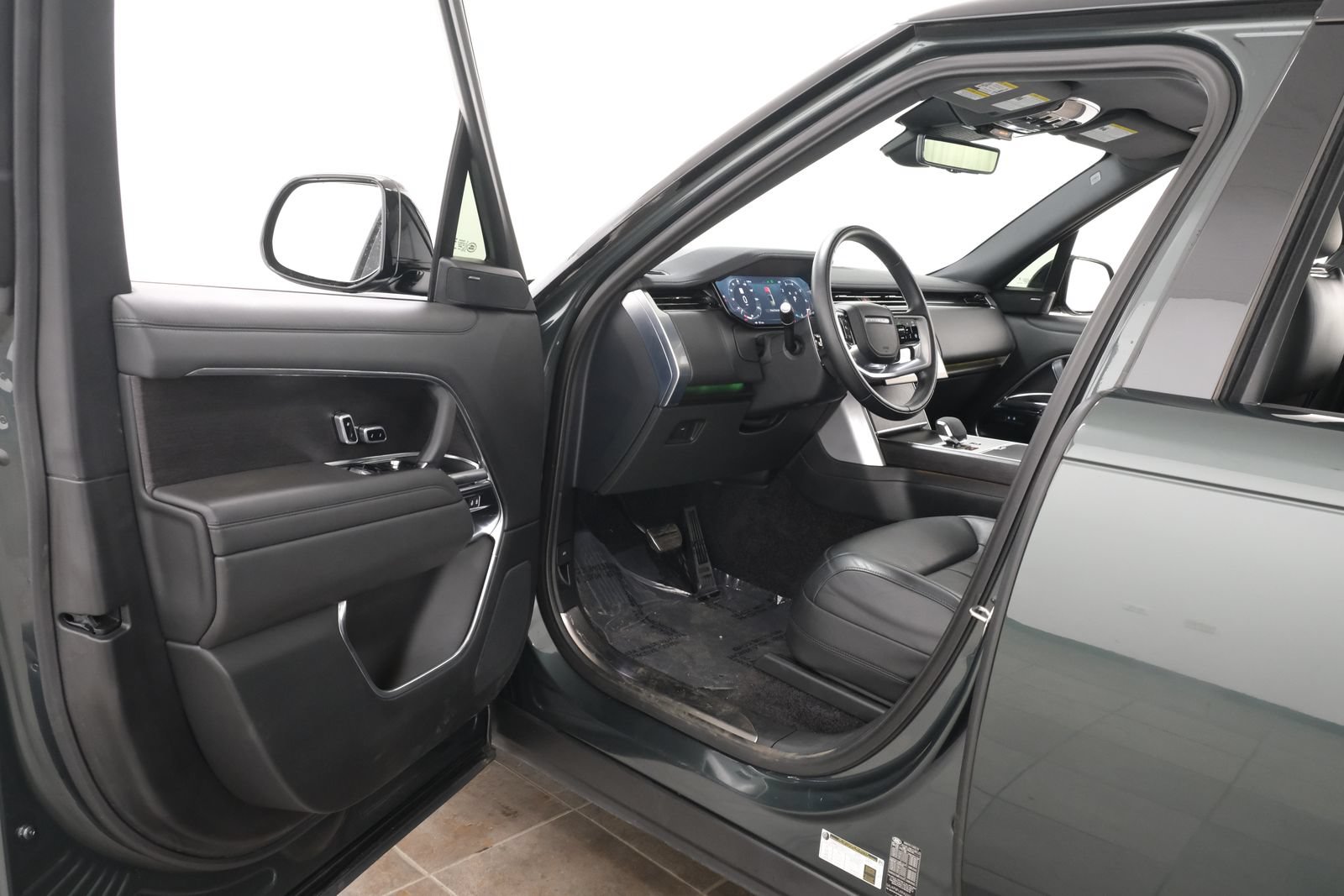 Used 2024 Land Rover Range Rover SE AWD/4WD image 24