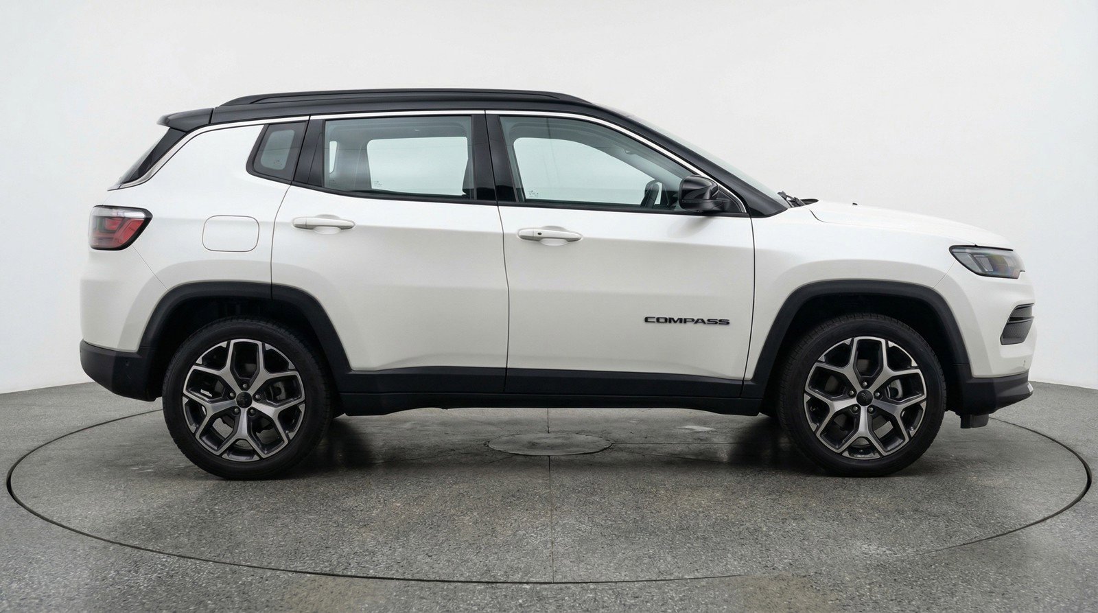 Used 2025 Jeep Compass Limited image 11