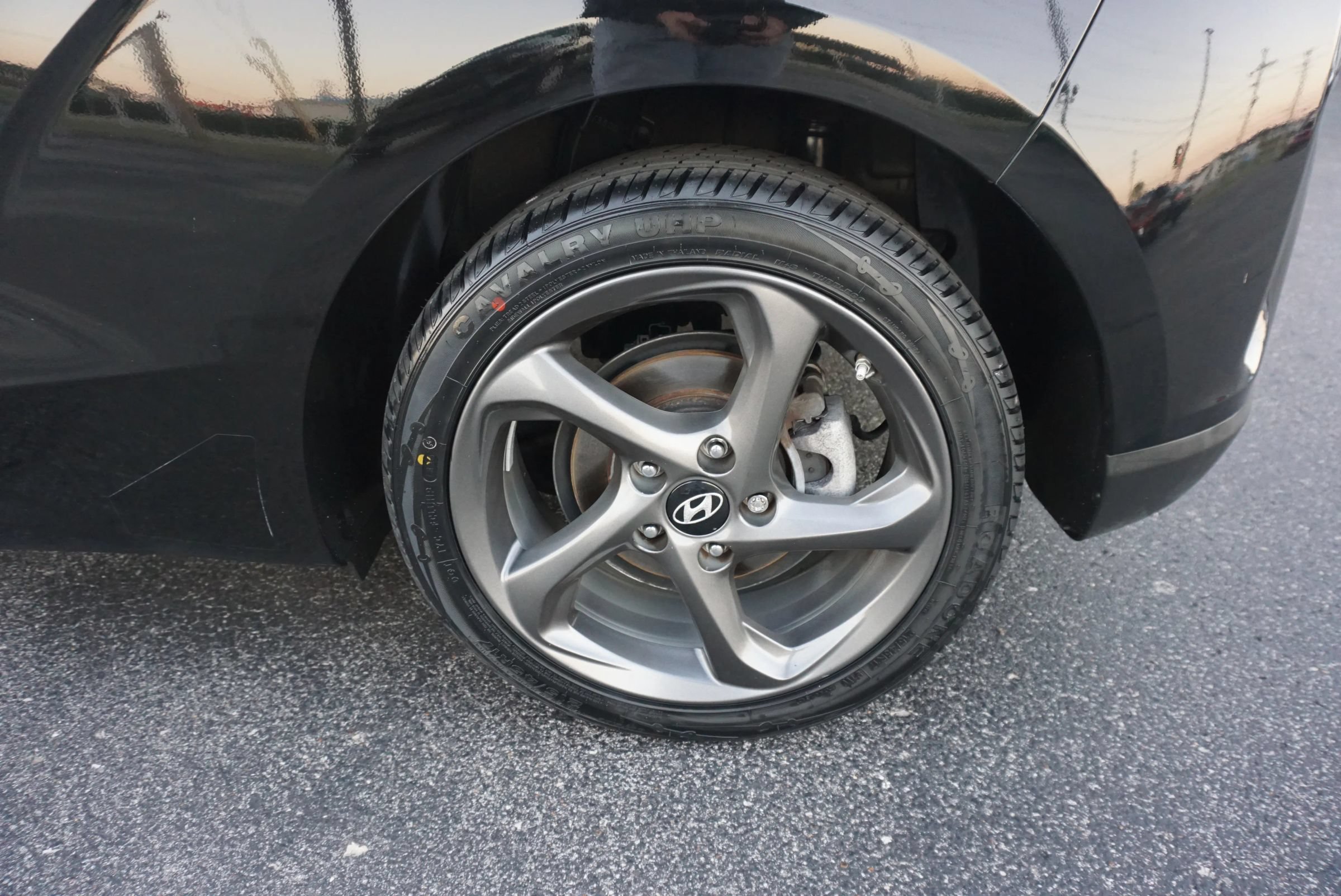 Used 2019 Hyundai Veloster 2.0 FWD image 25