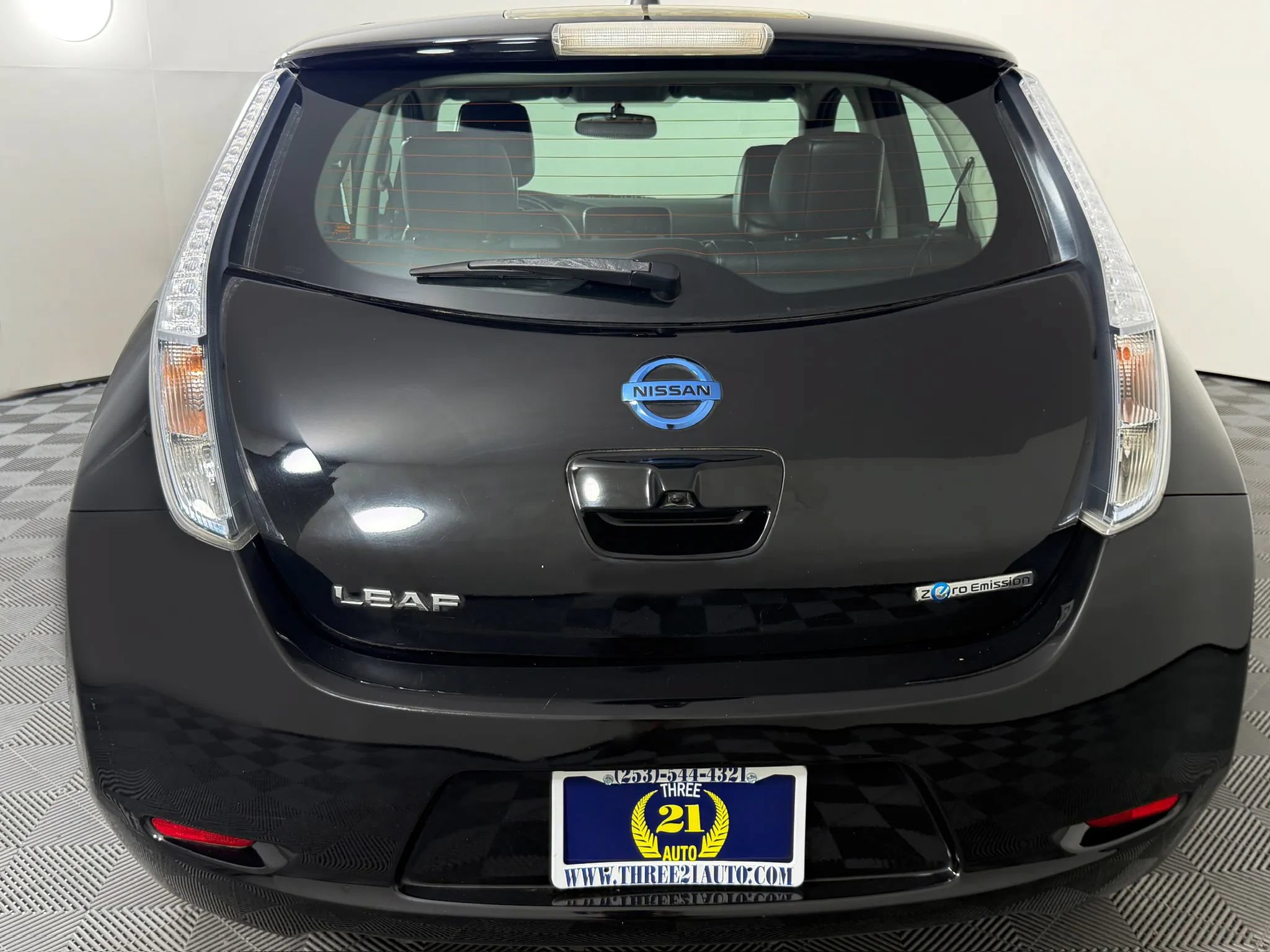 Used 2013 Nissan Leaf SL w/ Premium Pkg FWD image 22