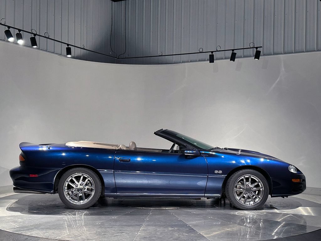 Used 2002 Chevrolet Camaro Z28 w/ SS Performance/Appearance Pkg RWD image 5