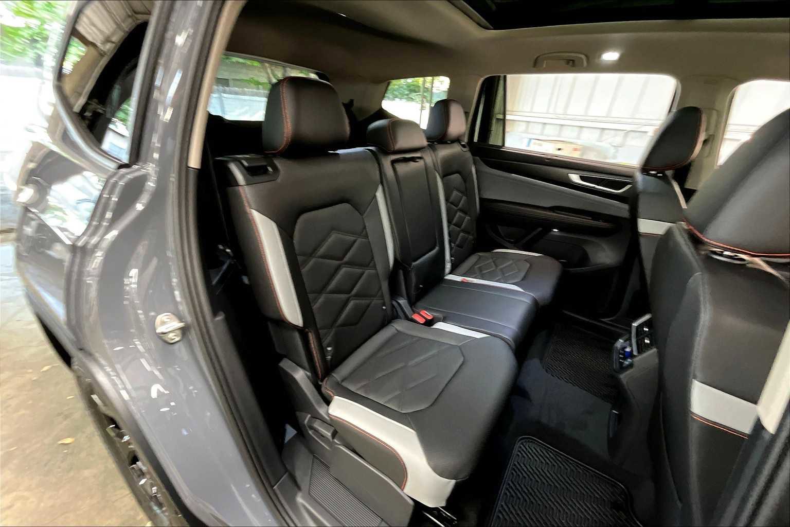 New 2026 Volkswagen Atlas Peak Edition image 26