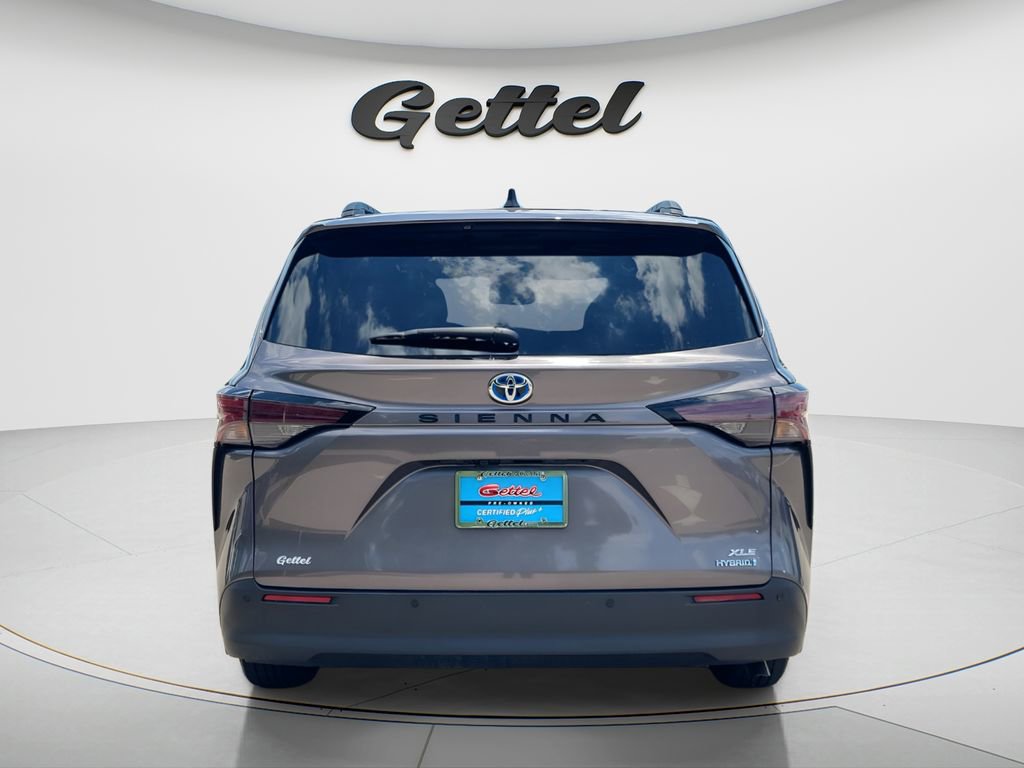 Certified 2024 Toyota Sienna XLE FWD image 6