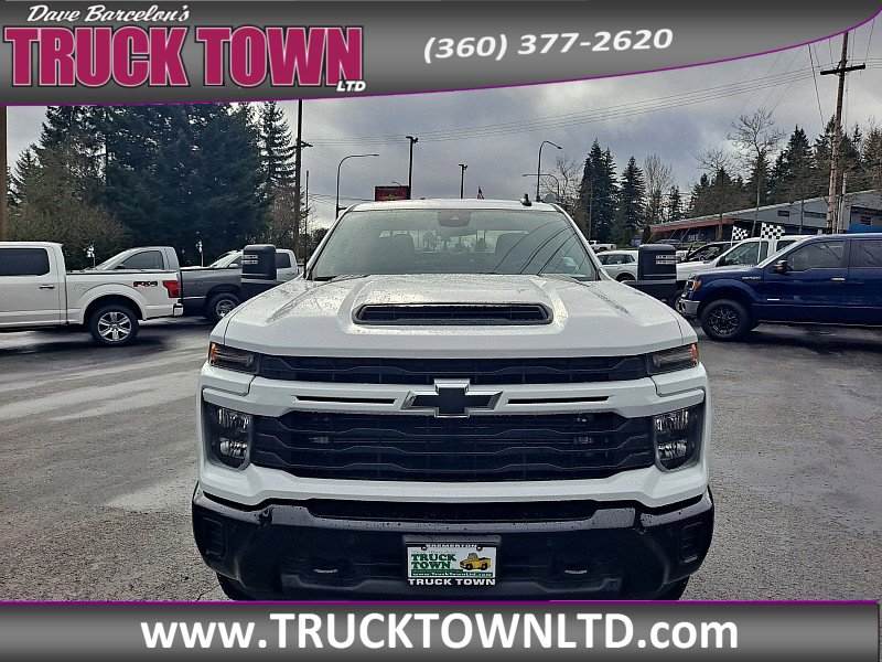 Used 2025 Chevrolet Silverado 2500 Custom w/ Custom Value Package image 8