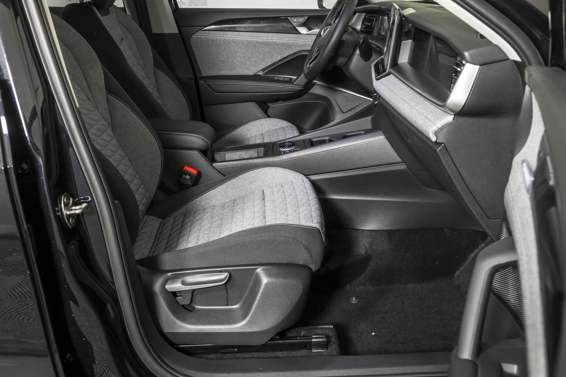 New 2026 Volkswagen Tiguan S AWD/4WD image 42