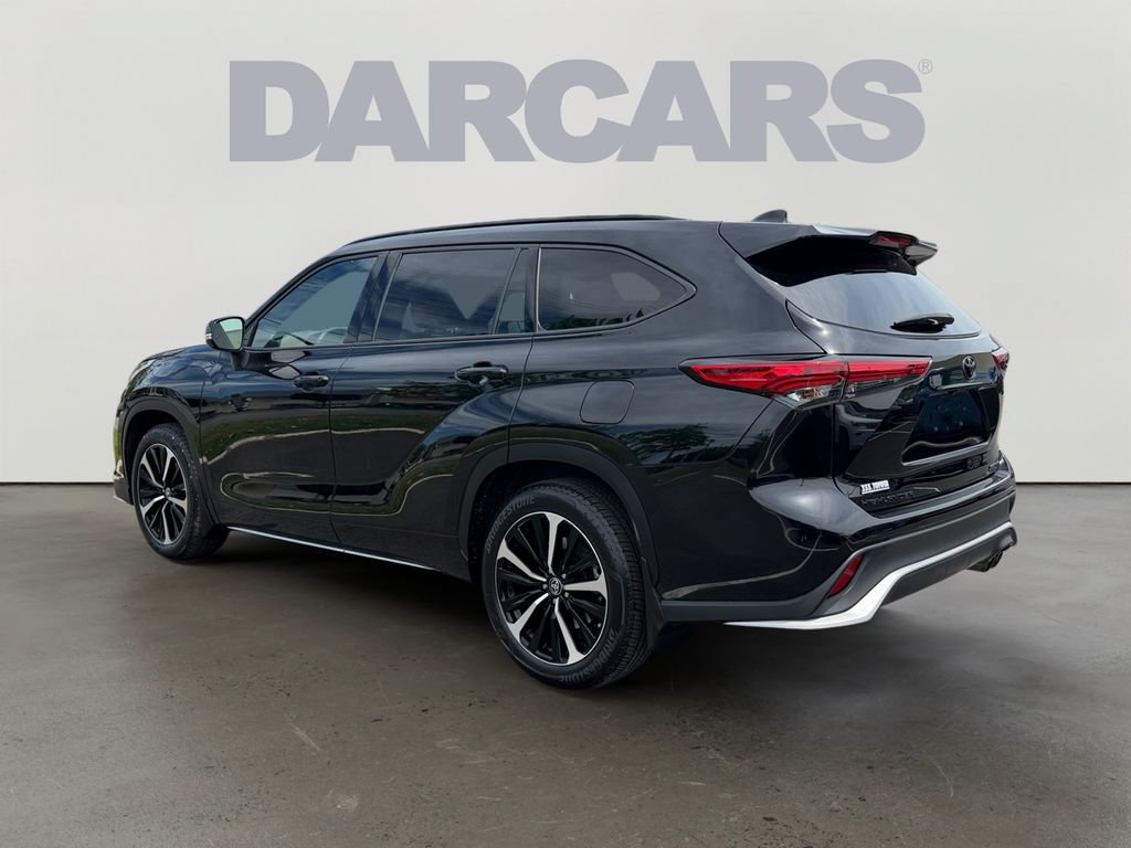 Used 2022 Toyota Highlander XSE AWD/4WD image 5