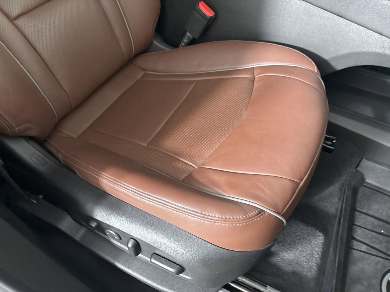 Used 2021 Buick Enclave Avenir w/ Avenir Technology Package image 33