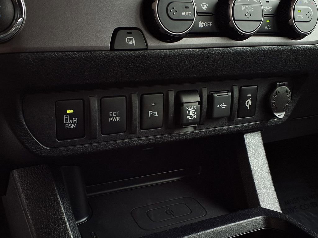 Used 2021 Toyota Tacoma TRD Sport w/ Technology Package RWD image 11