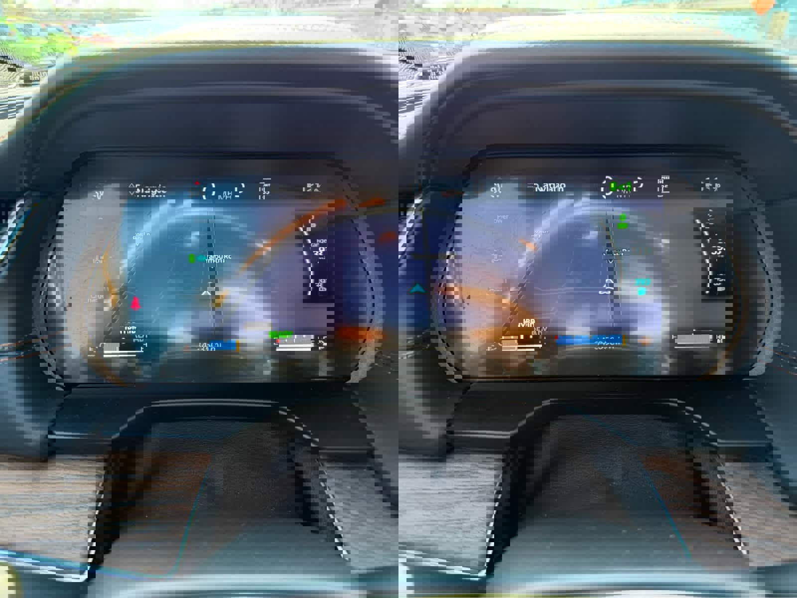 Used 2023 Jeep Grand Cherokee Summit w/ Luxury Tech Group V image 16