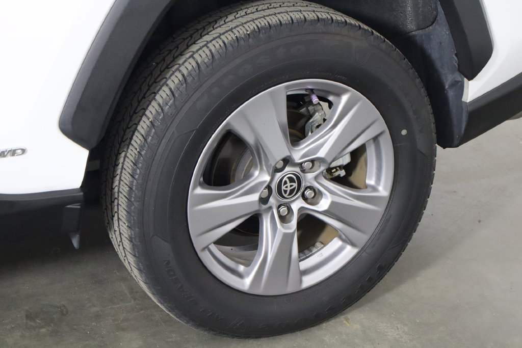Used 2023 Toyota RAV4 XLE AWD/4WD image 41