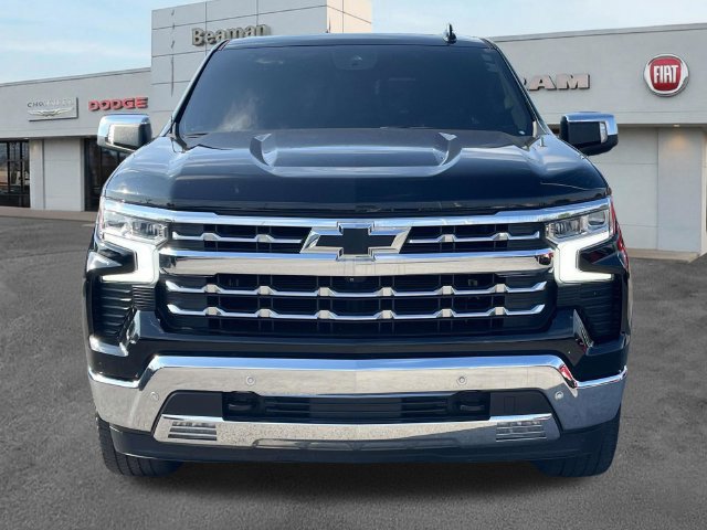 Used 2022 Chevrolet Silverado 1500 LTZ w/ LTZ Premium Package AWD/4WD image 2