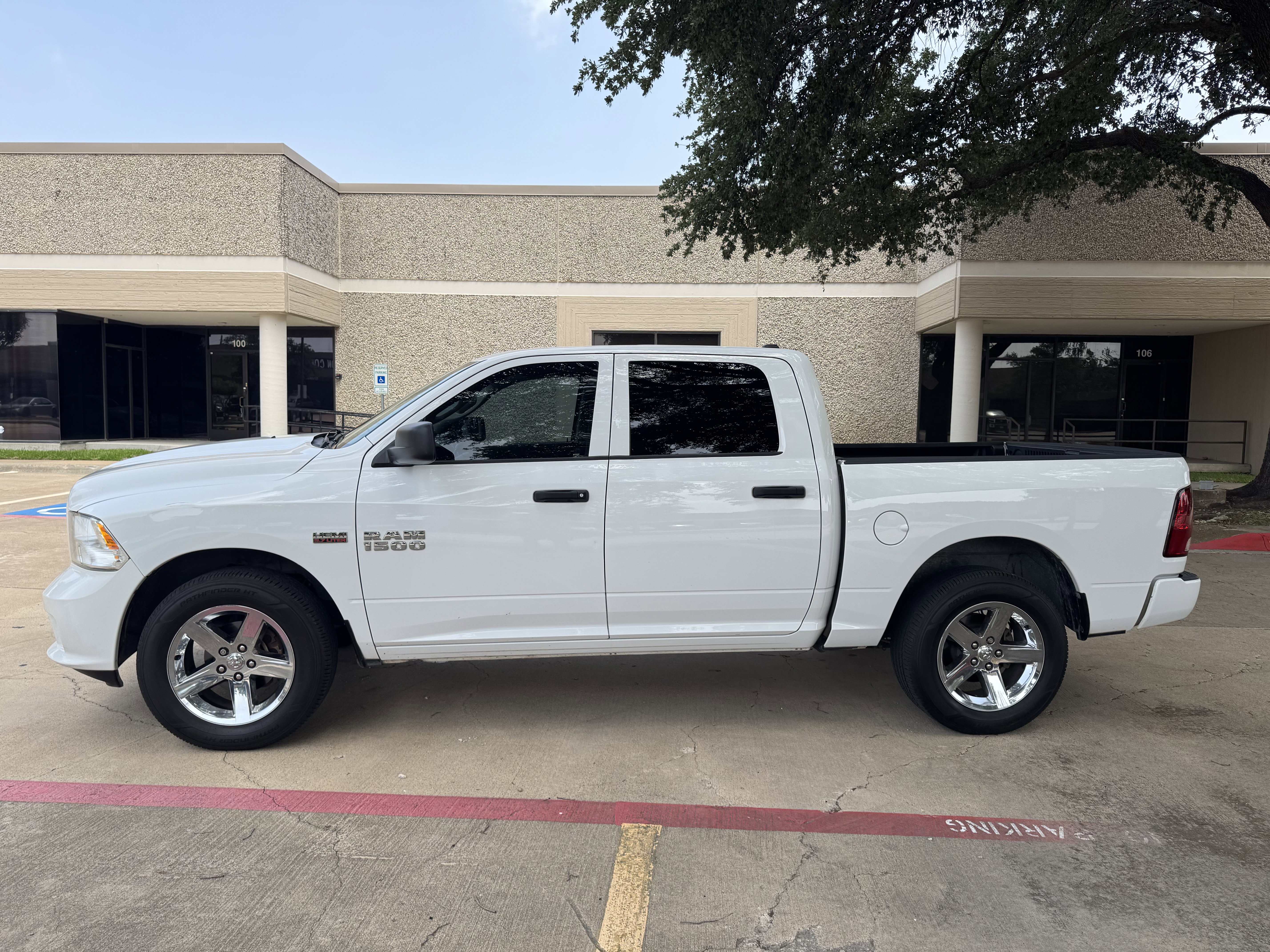 Used 2013 RAM 1500 Express RWD image 2