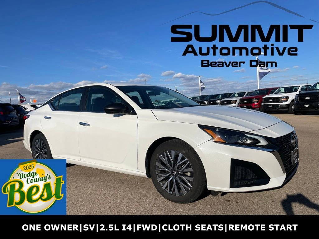 Used 2024 Nissan Altima 2.5 SV FWD image 1