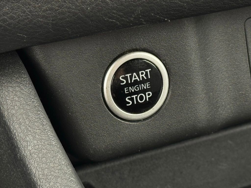 Used 2023 Nissan Rogue SV image 26