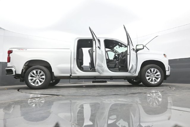 Used 2022 Chevrolet Silverado 1500 Custom w/ Safety Confidence Package AWD/4WD image 68