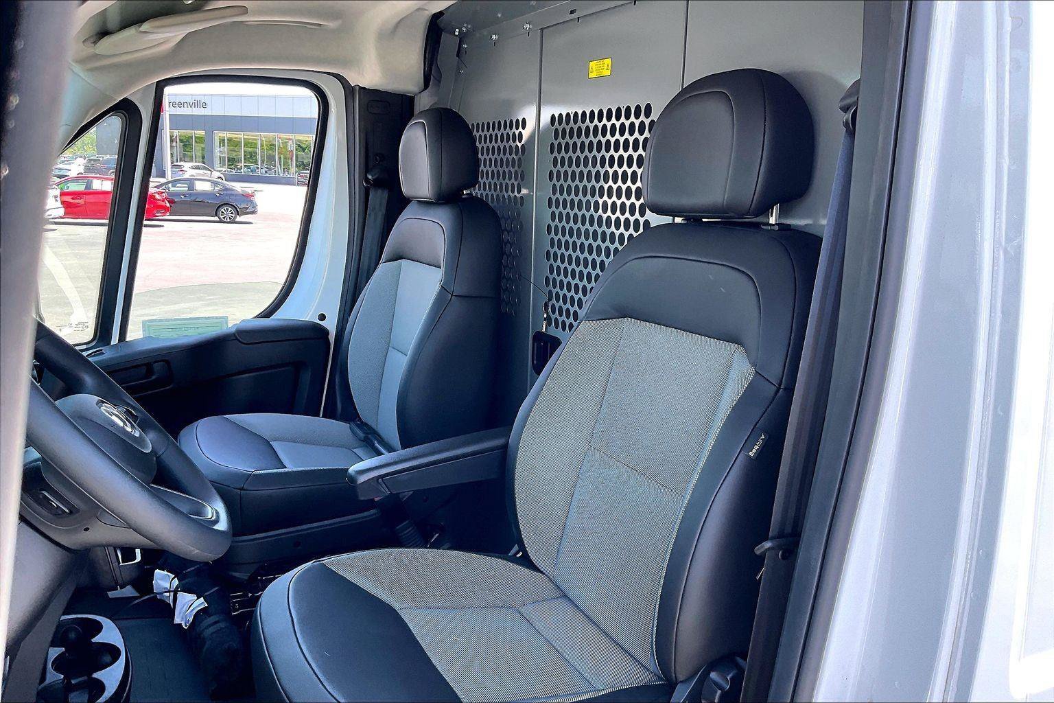Used 2025 RAM ProMaster 2500 w/ Convenience Group FWD image 26