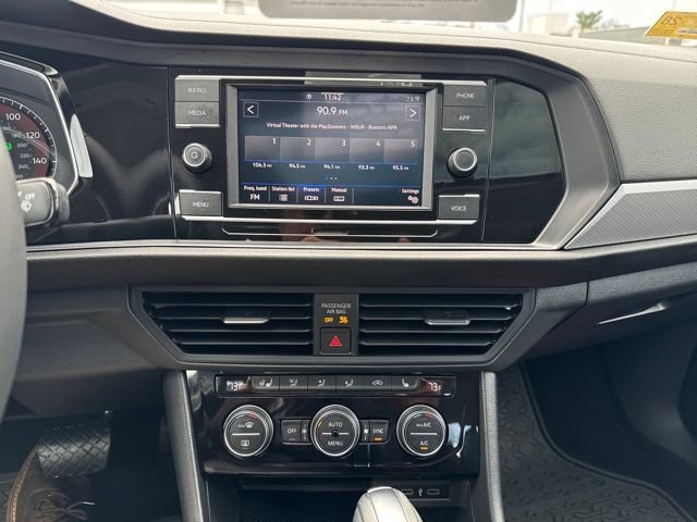 Certified 2021 Volkswagen Jetta SE w/ SE Cold Weather Package image 24