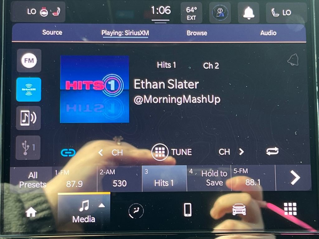 New 2025 Jeep Grand Cherokee Laredo X w/ Luxury Tech Group I image 9