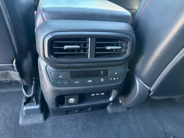 Used 2025 Honda Pilot Black Edition image 23