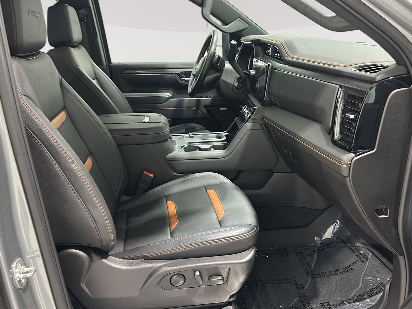 Used 2025 GMC Sierra 3500 AT4 w/ AT4 Premium Plus Package AWD/4WD image 28