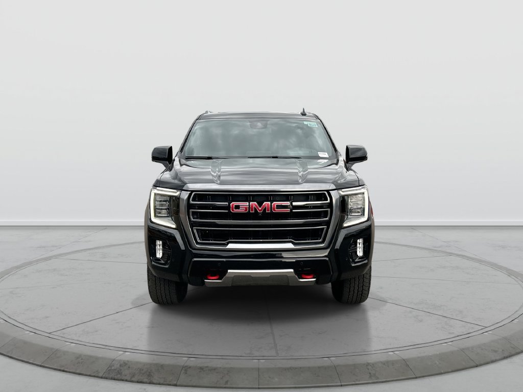 Used 2023 GMC Yukon AT4 w/ Technology Package AWD/4WD image 3