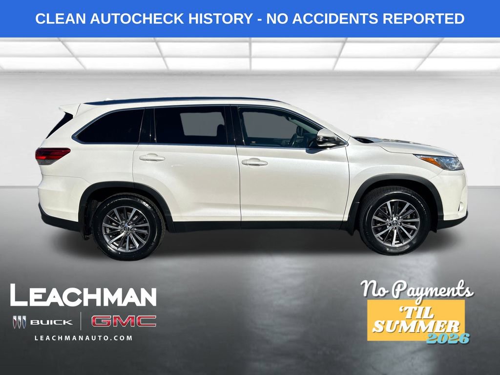 Used 2019 Toyota Highlander XLE image 2