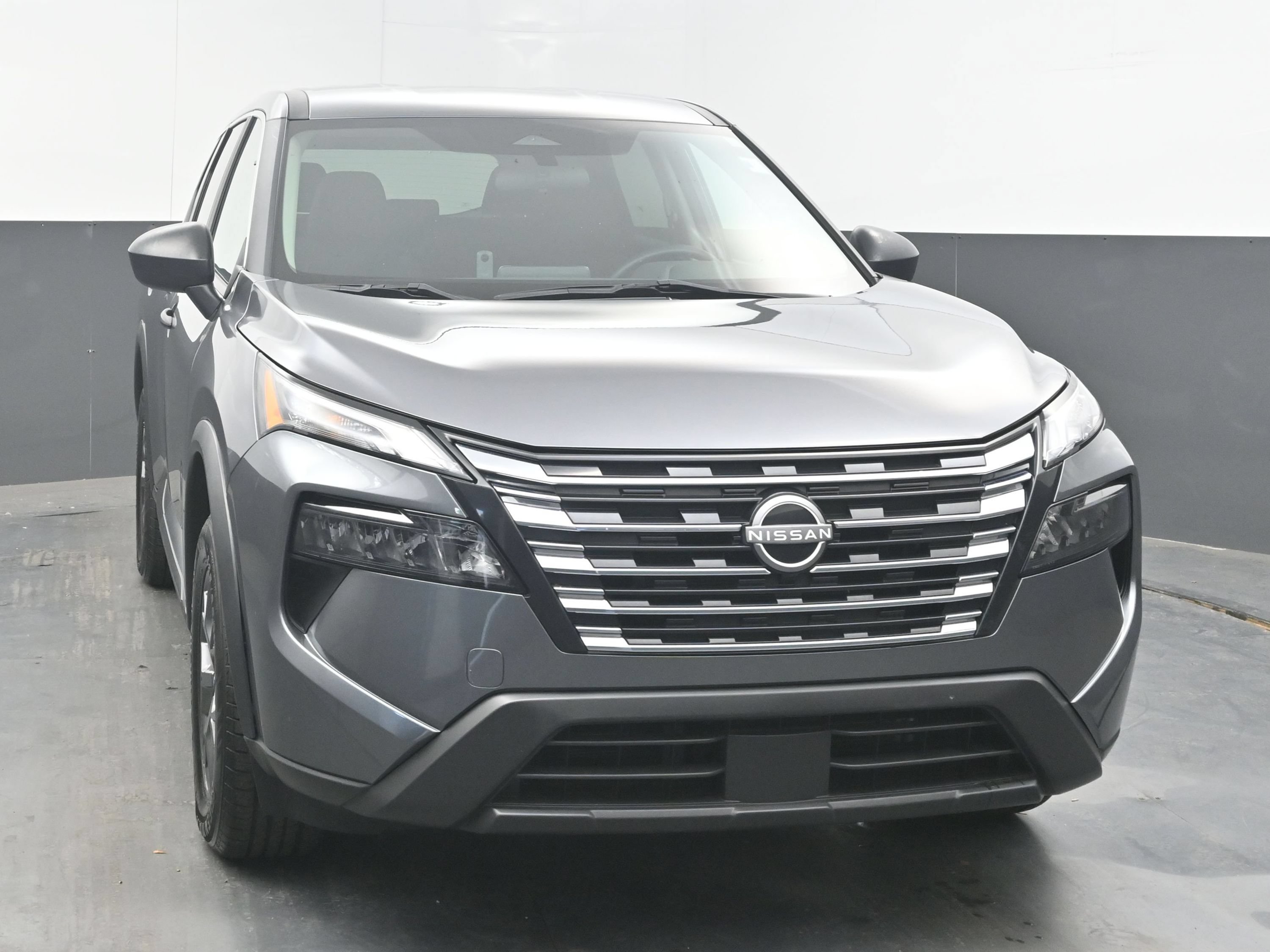 Certified 2024 Nissan Rogue S FWD image 2