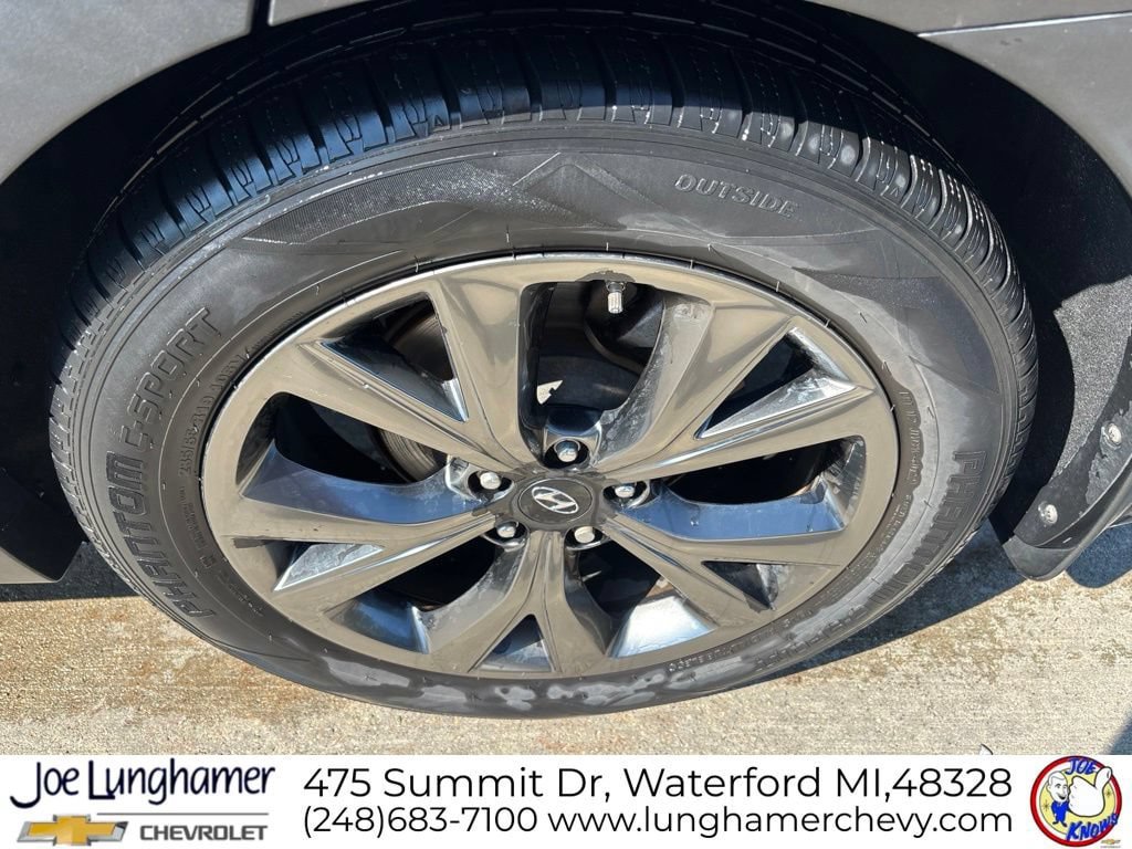 Used 2017 Hyundai Santa Fe Sport FWD image 11