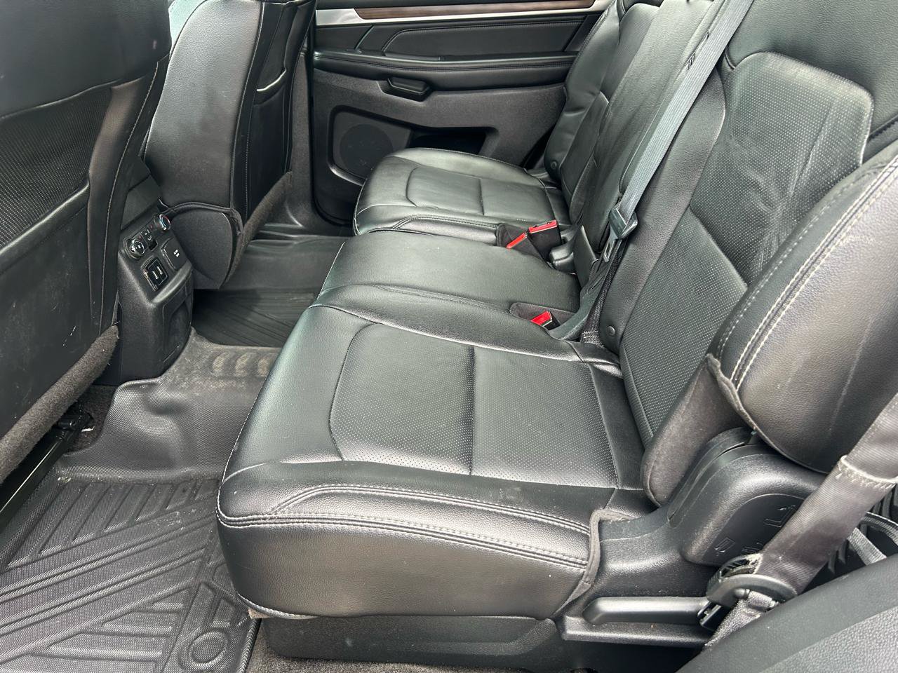 Used 2016 Ford Explorer Limited w/ Equipment Group 301A AWD/4WD image 29