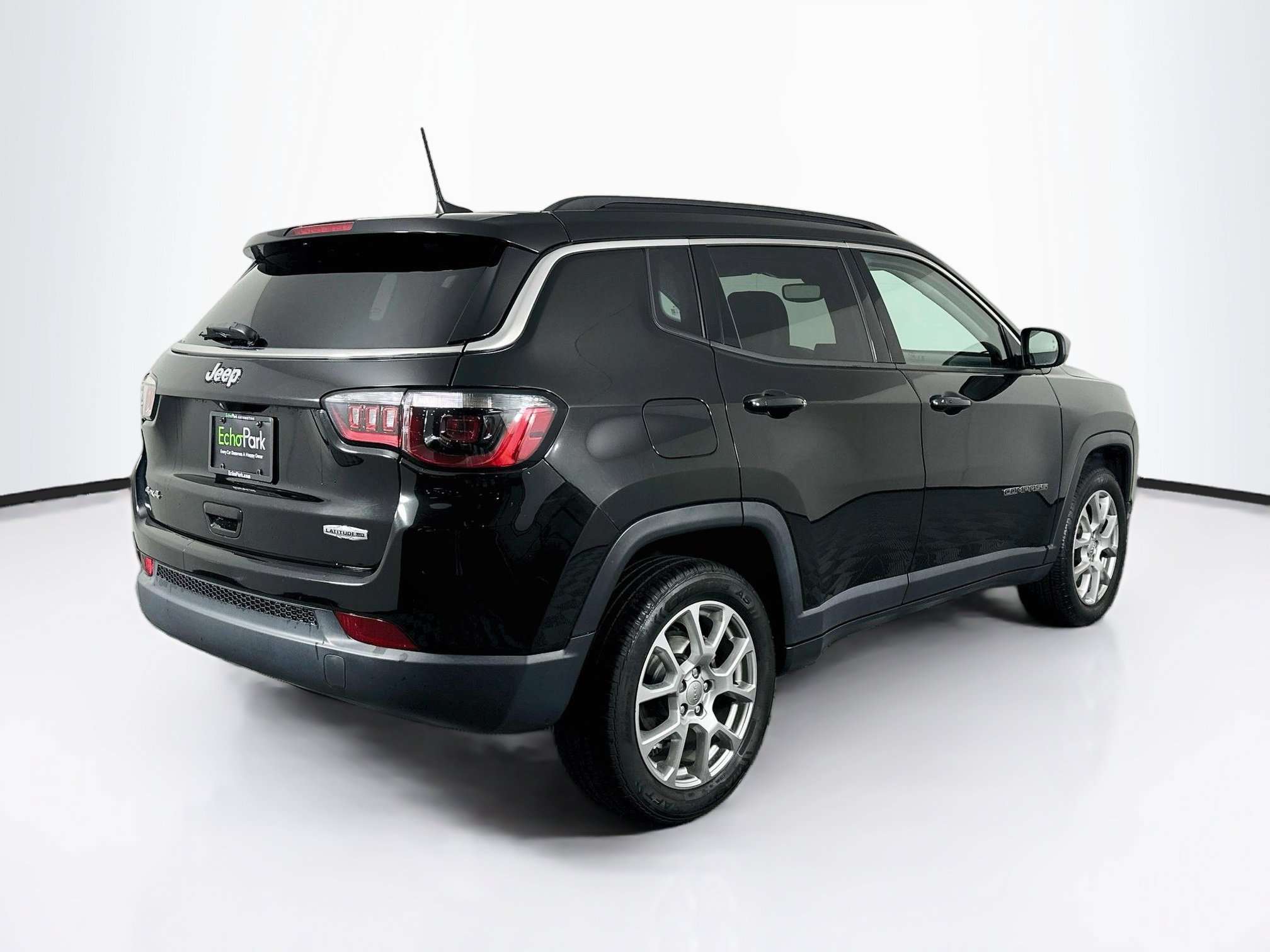 Used 2022 Jeep Compass Latitude AWD/4WD image 9