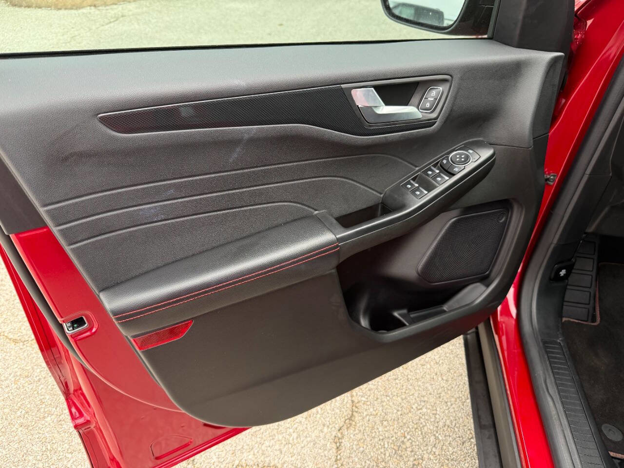 Used 2023 Ford Escape ST-Line w/ Tech Pack #1 image 11