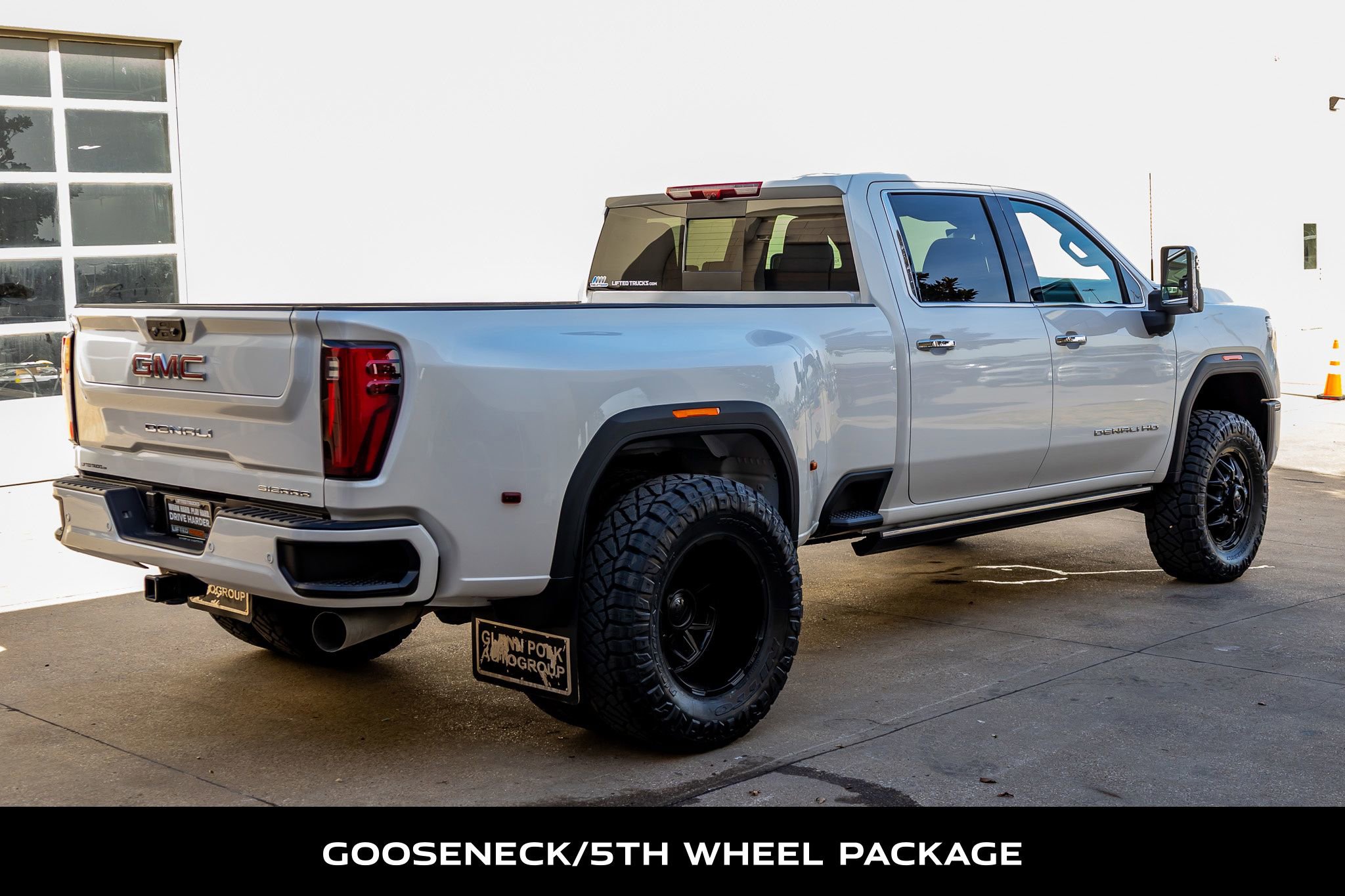 Used 2025 GMC Sierra 3500 Denali w/ Denali Reserve Package image 10