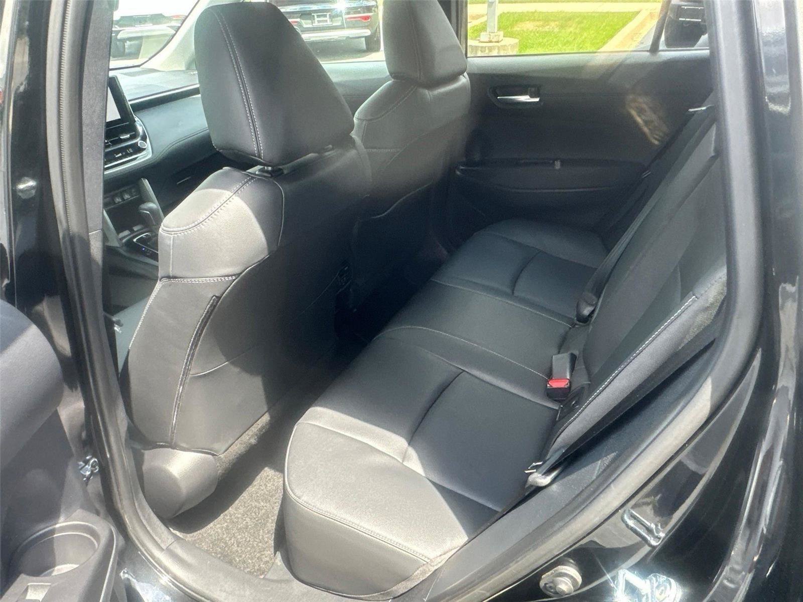 Used 2025 Toyota Corolla Cross XLE FWD image 16