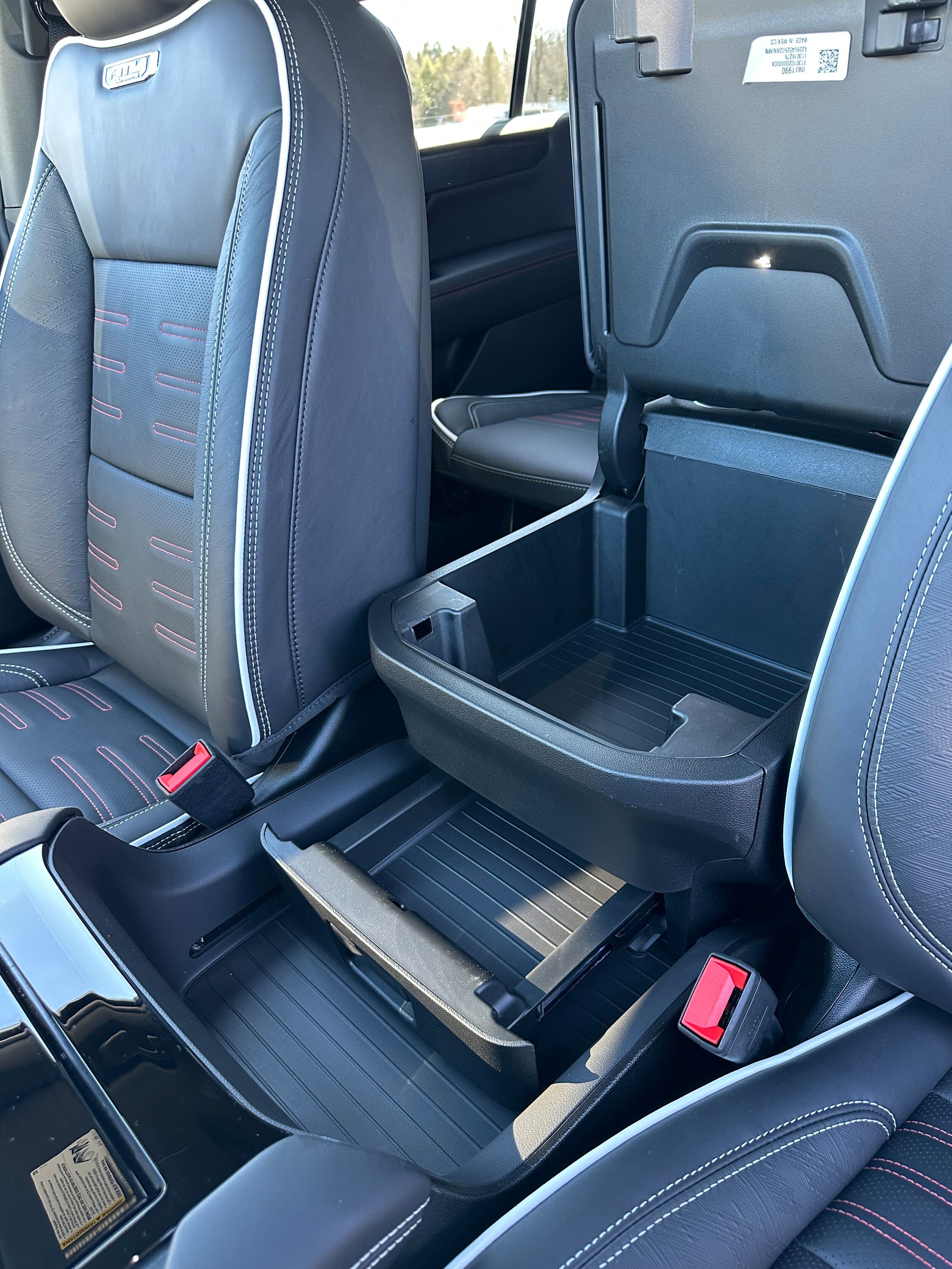 New 2026 GMC Yukon XL AT4 Ultimate AWD/4WD image 24