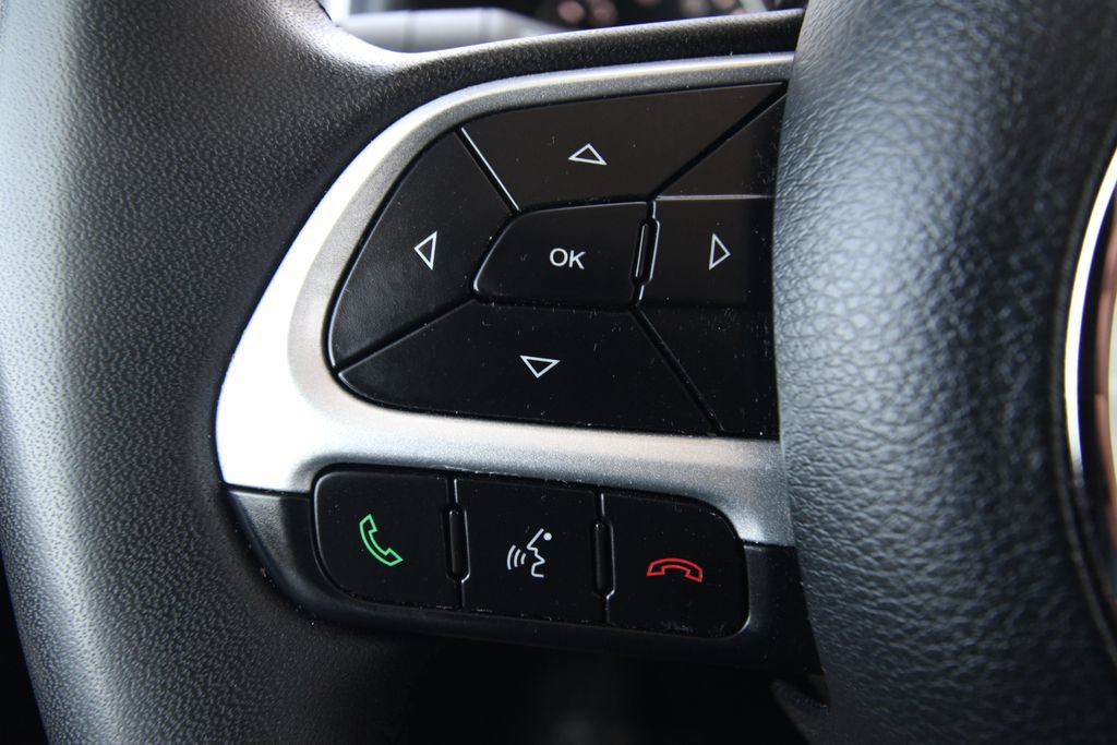 Used 2021 Jeep Renegade Latitude w/ Luxury Group I AWD/4WD image 19