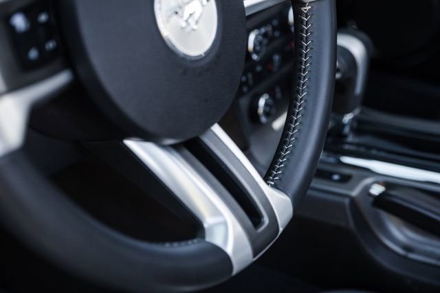 Used 2010 Ford Mustang GT Premium image 18