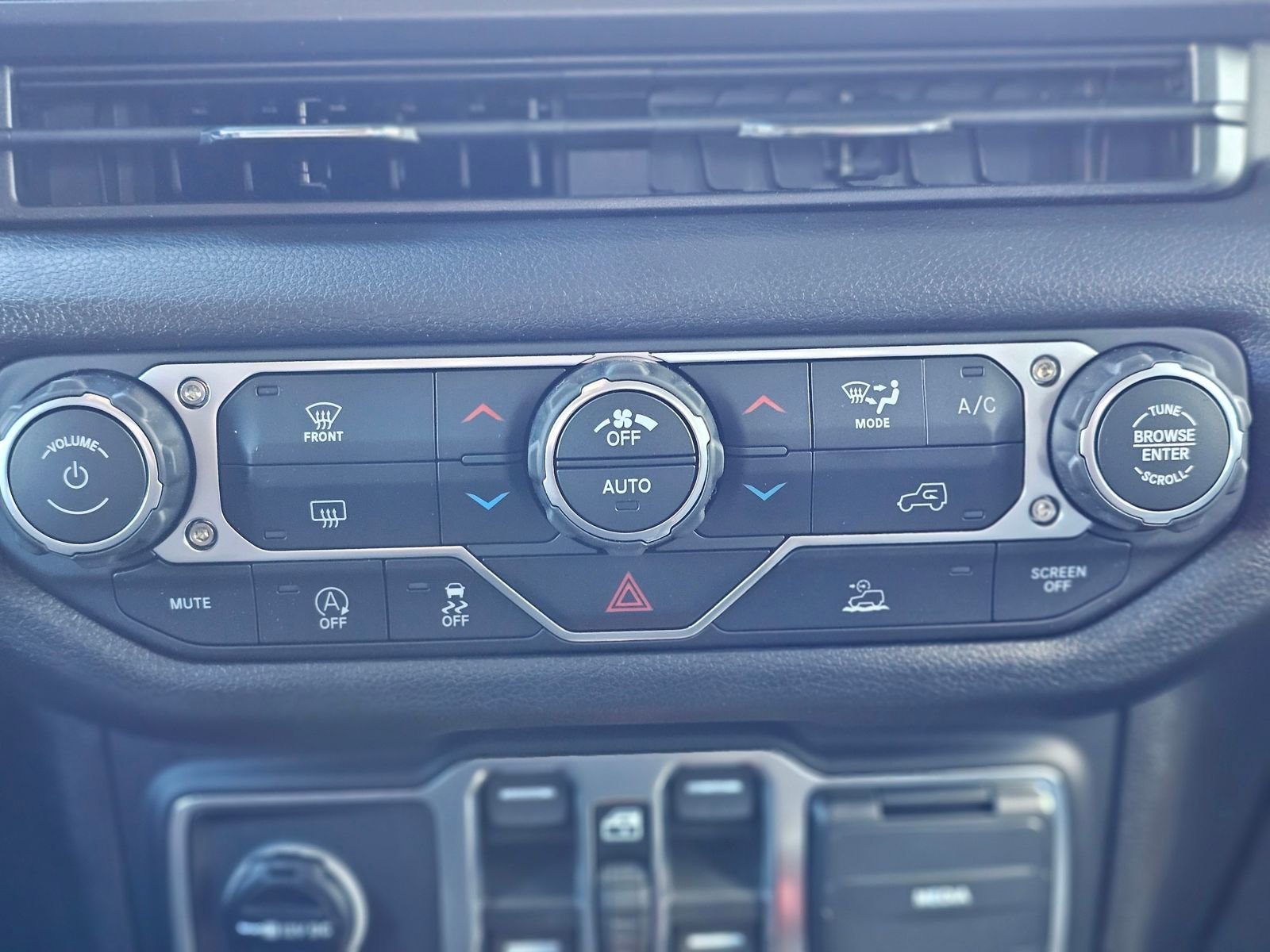 New 2026 Jeep Gladiator Willys image 13