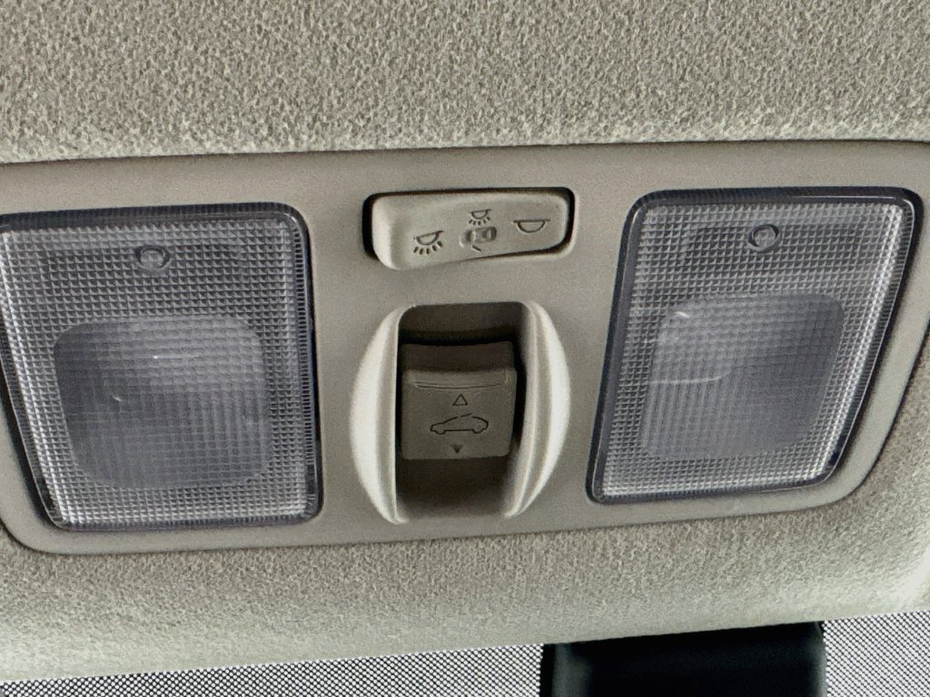 Used 2025 Hyundai Venue SEL FWD image 15