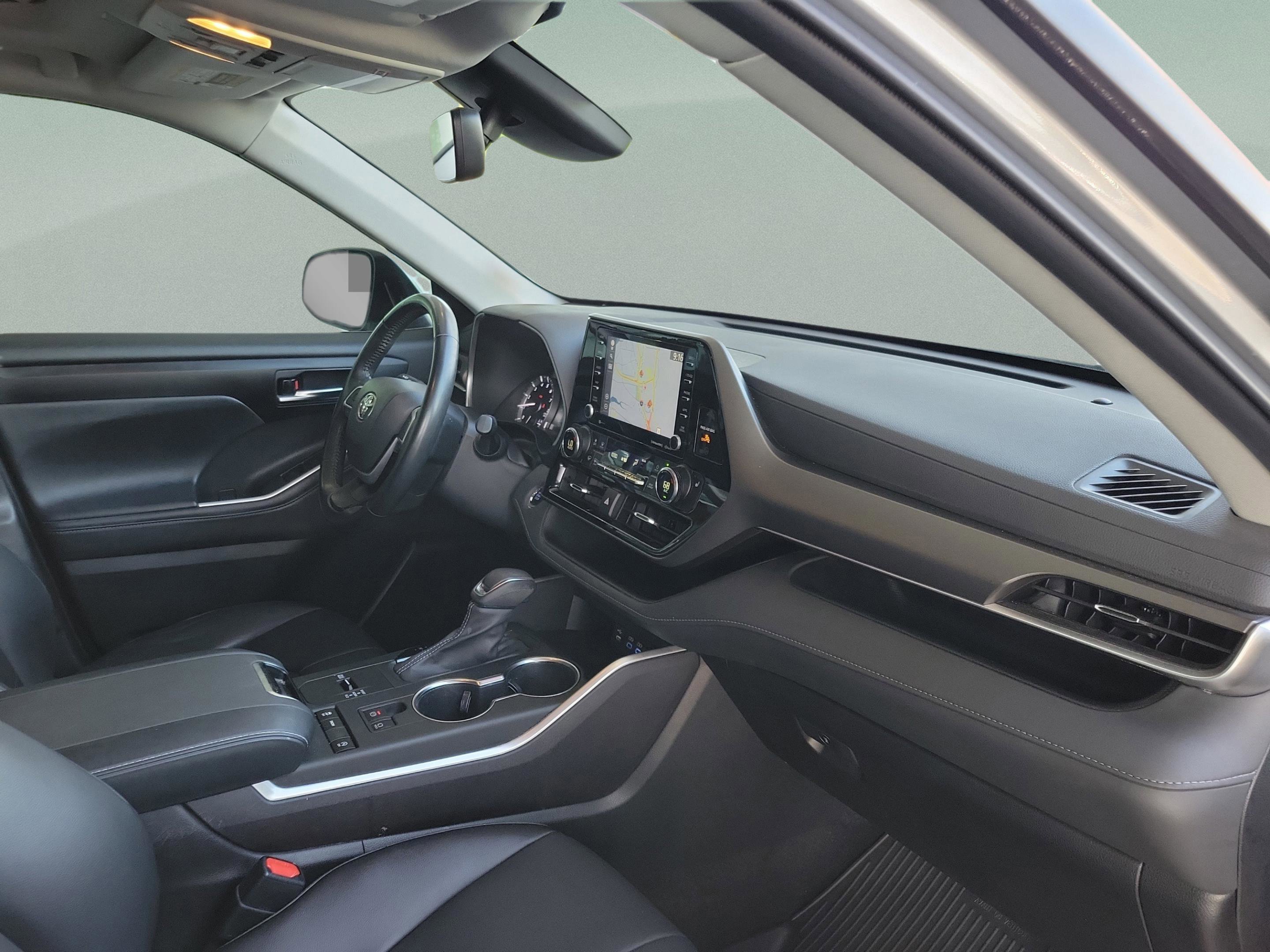 Used 2022 Toyota Highlander XLE image 31