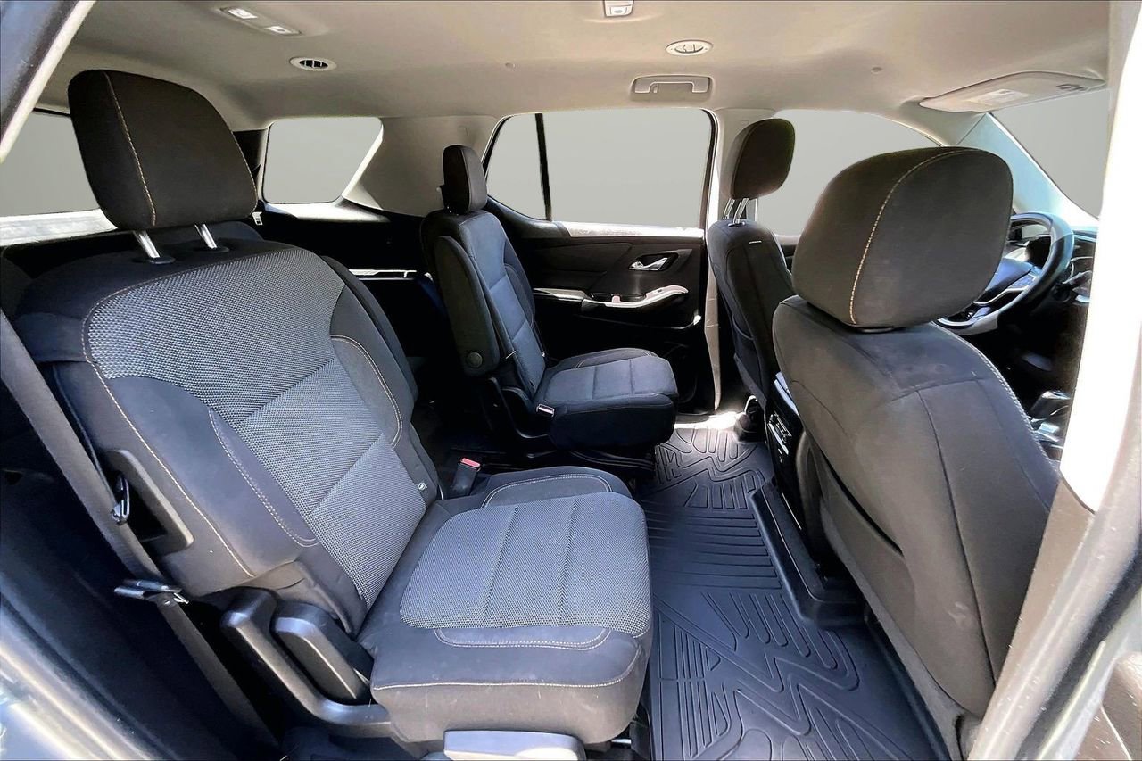 Used 2018 Chevrolet Traverse LT FWD image 23