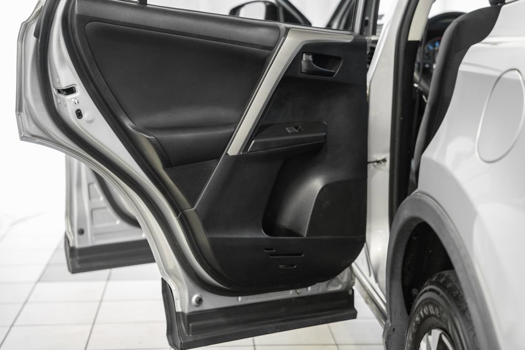 Used 2016 Toyota RAV4 LE AWD/4WD image 25