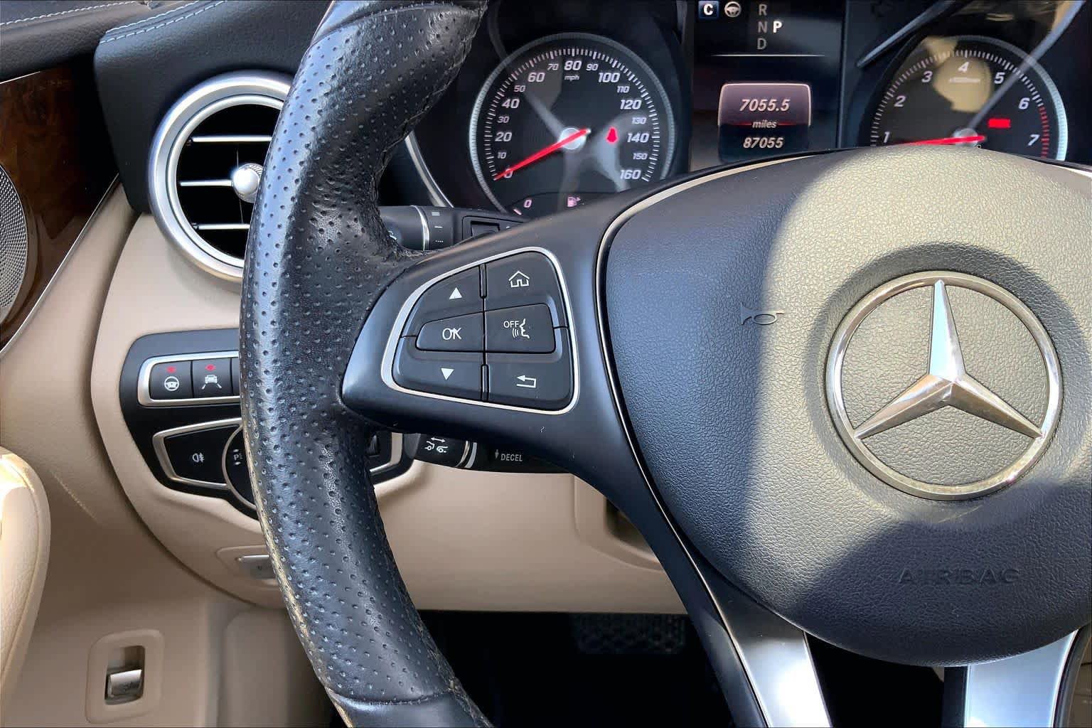 Used 2019 Mercedes-Benz GLC 300 4MATIC image 24